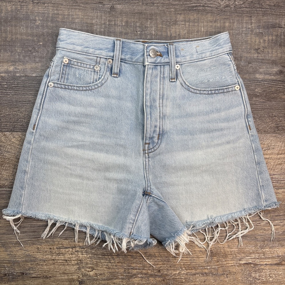 Madewell The Mom Jean Shorts Light Wash Blue‎ Cotton Cut Off Size 23 Flaw